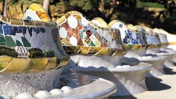 Visita Guiada Sagrada Familia y Park Güell en Grupo Reducido - In out Barcelona Tours