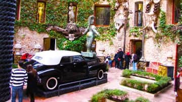Dalí Museum and Cadaques House Private Live Virtual Tour - In out Barcelona Tours