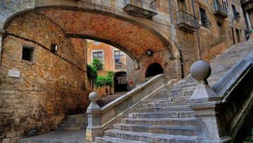 Medieval Girona and Game of Thrones private live virtual tour - In out Barcelona Tours