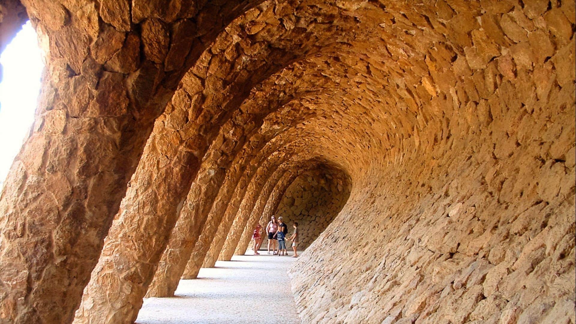 Park Güell Small Group Guided Tour - In out Barcelona Tours