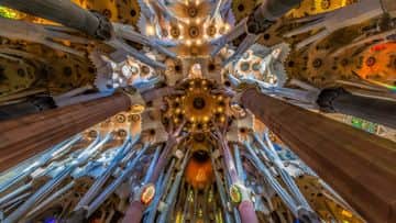 Tour privado de Montserrat y Lo mejor de Barcelona con entrada Sagrada Familia. Excursion de un dia - In out Barcelona Tours