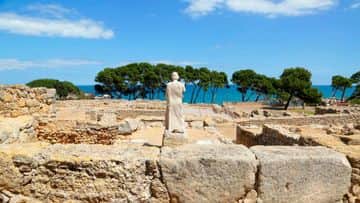 Costa Brava Roman and Greek Heritage with Panoramic Boat Ride Small Group Day Tour - In out Barcelona Tours
