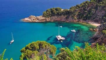 Costa Brava Roman and Greek Heritage with Panoramic Boat Ride Small Group Day Tour - In out Barcelona Tours